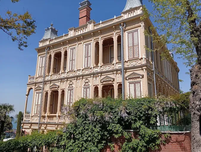 Con Pasha's Mansion