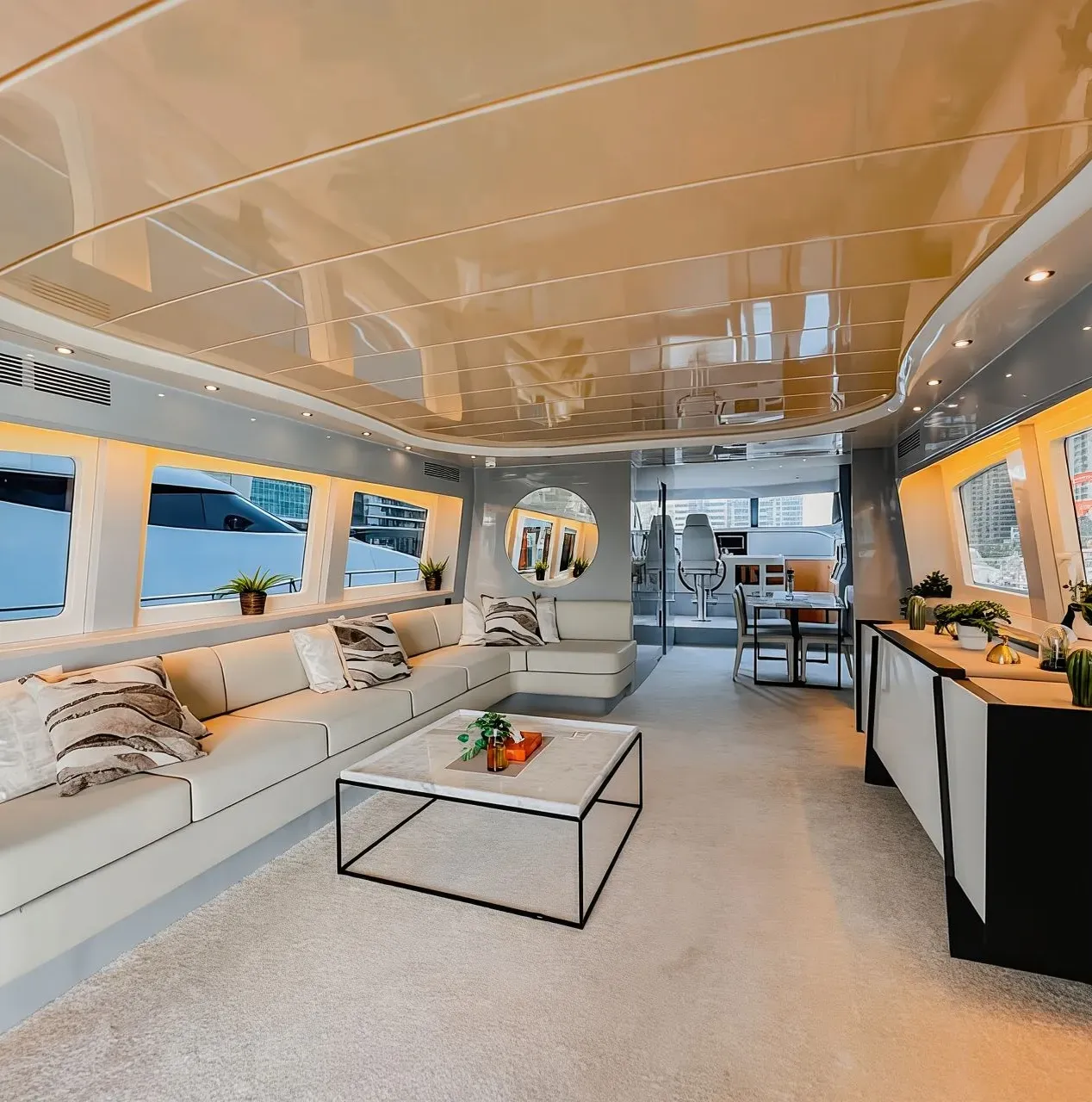 Dubai Harbor: Luxury Yacht Tour with BBQ Options