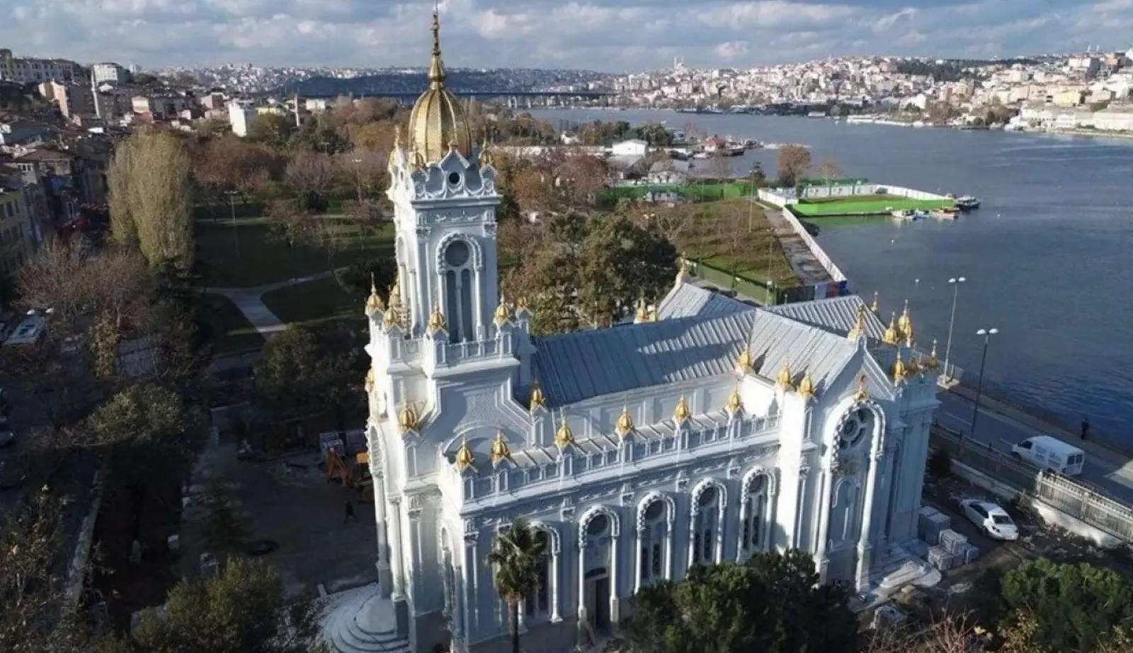 Historic Old City Istanbul Tour with Guide: Balat, Hagia Sophia & Blue Mosque