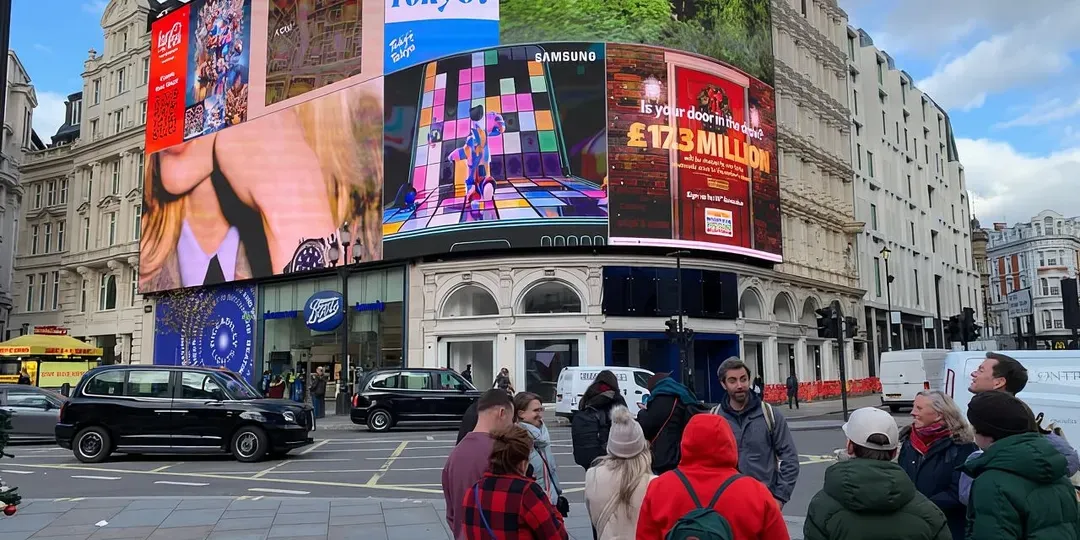 London Movie Locations Walking Tour with Film Clips