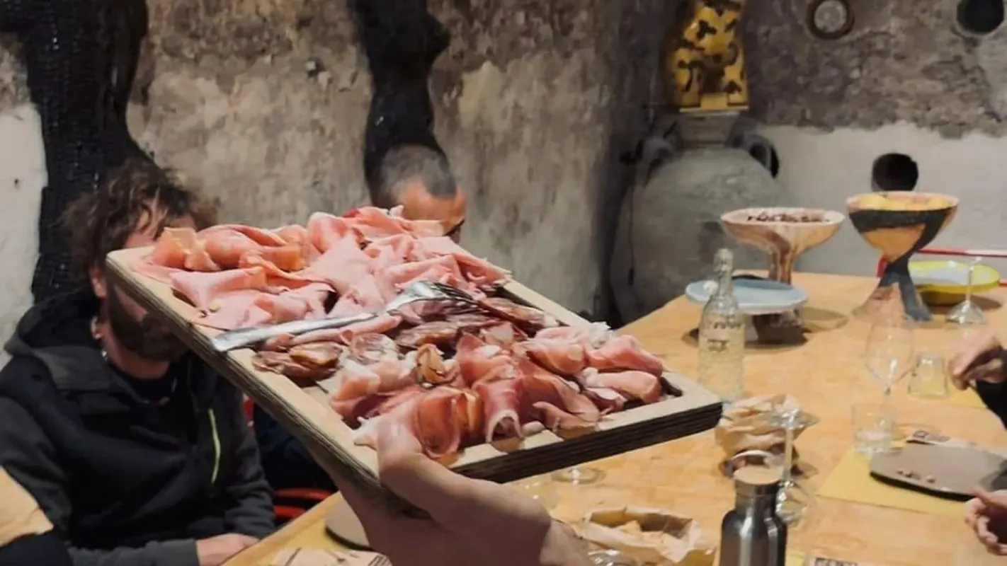 Rome E-Bike Highlights Tour & Tasting in Secret Cave