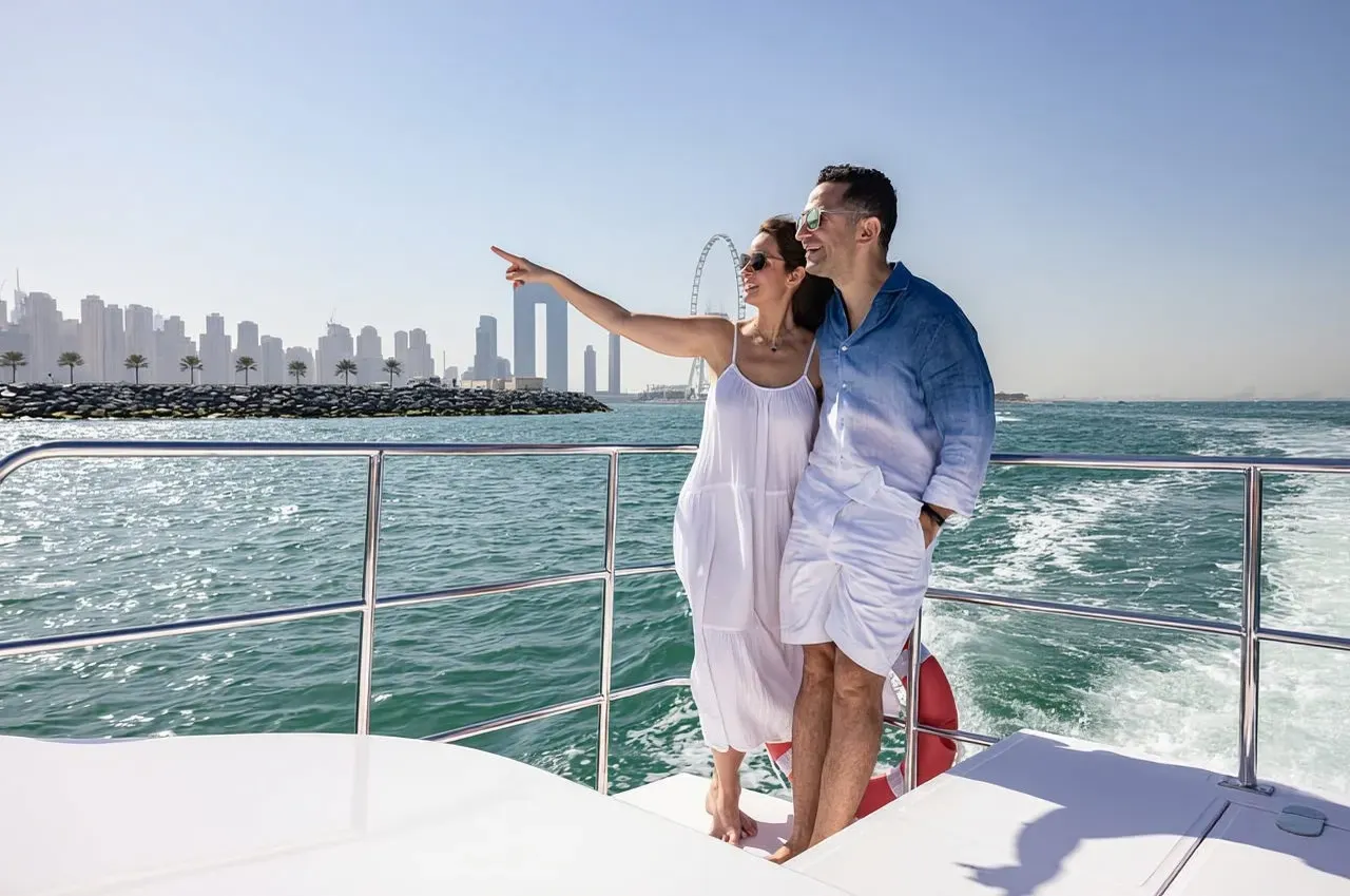 Dubai: Abra Boat Tour in Dubai Marina, Ain Dubai, JBR