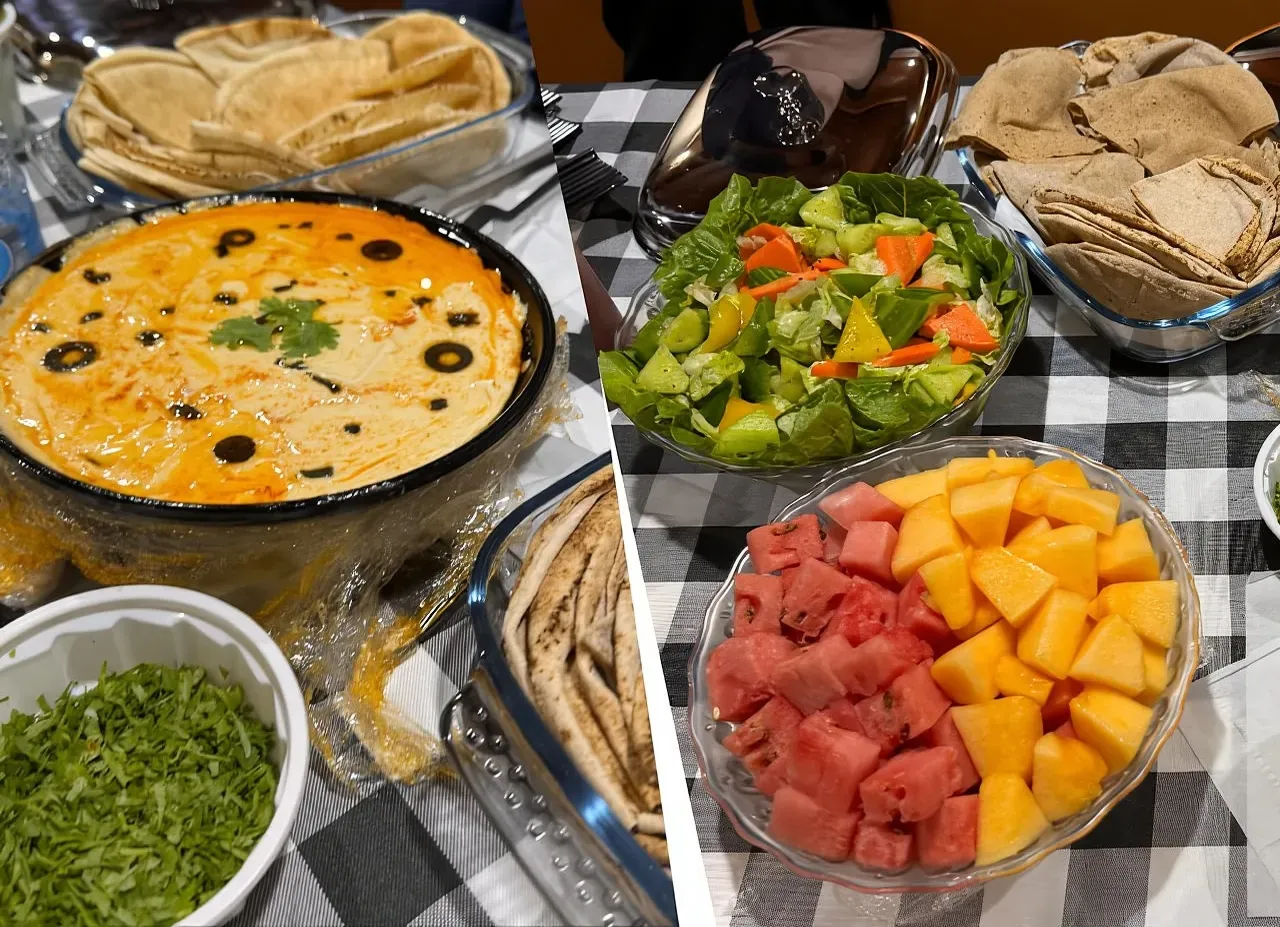 Dubai: Luxury Sunset Yacht Tour with Snacks and Drinks