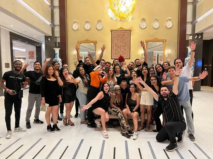 Dubai: Pub Crawl Nightlife Tour