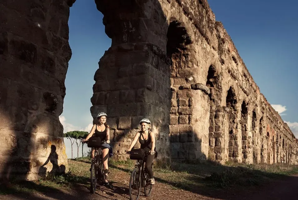 Rome: Appian Way, Catacombs & Aqueducts Top Bike/EBike Tour