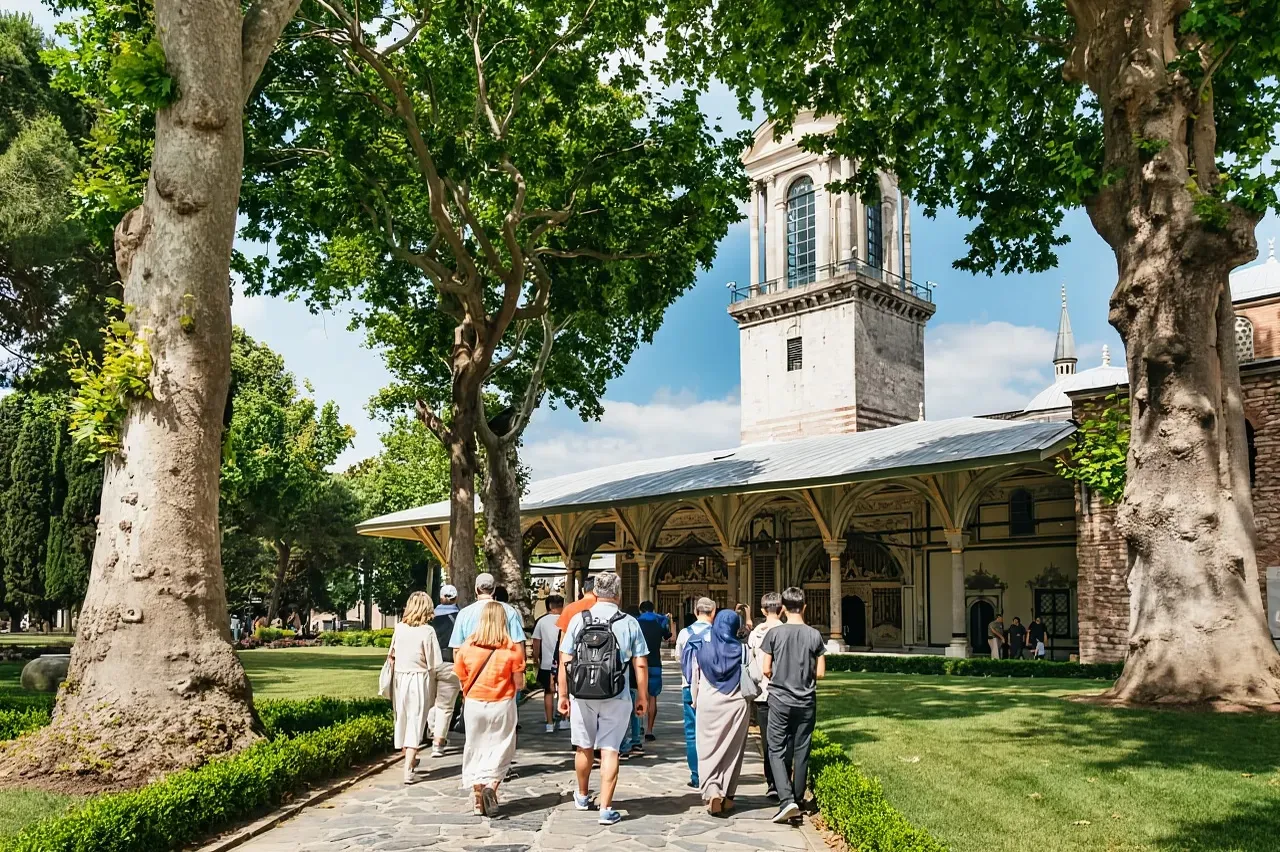 Istanbul: Topkapi Palace and Harem Guided Tour