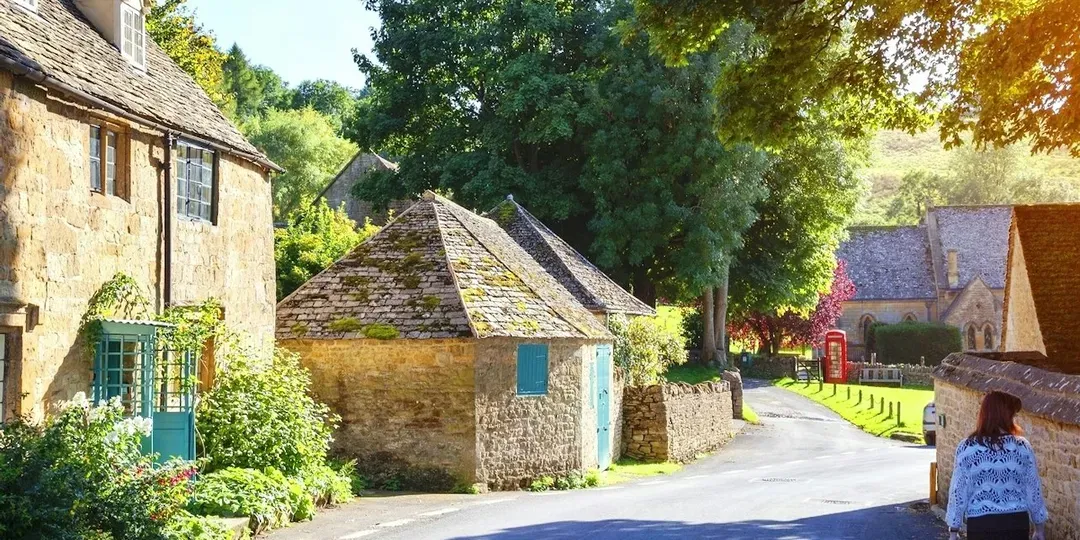London: Harry Potter Film Sites Tour + Lacock Abbey & Gloucester Cathedral Entry