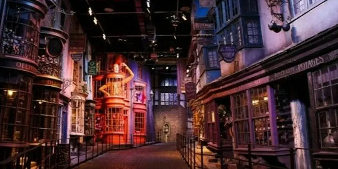 London: Warner Bros. Studio Tour + Roundtrip Transfer