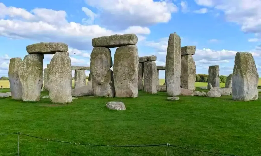 Stonehenge & Avebury Henge and Stone Circles Exploration Tour