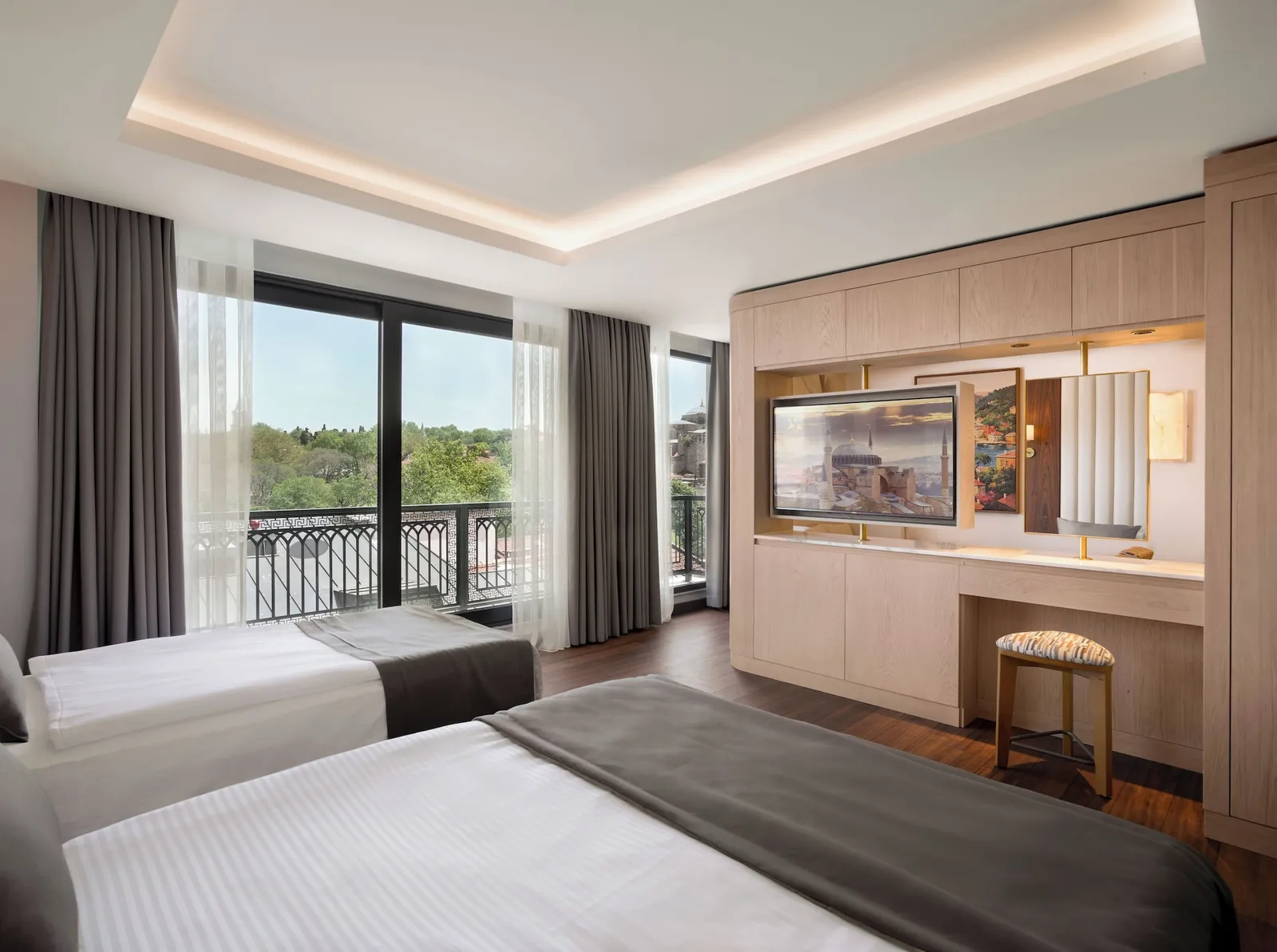 Shining Star Hotel
