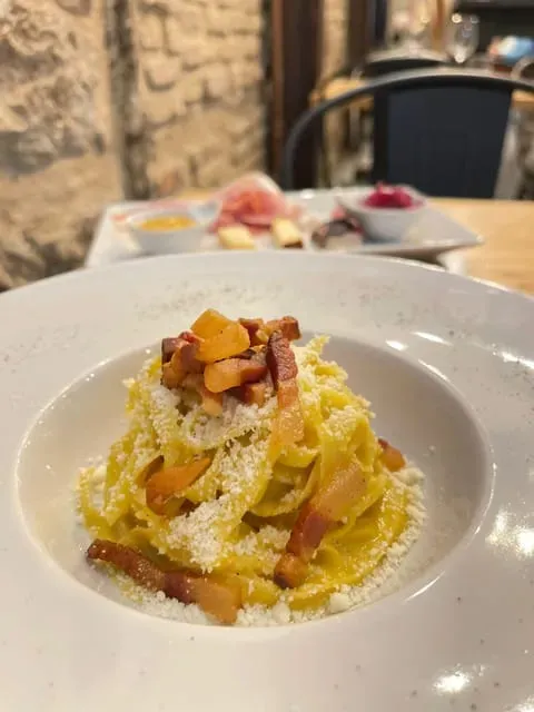 Rome: Private Food Tour by the Vatican with Fine Wine
