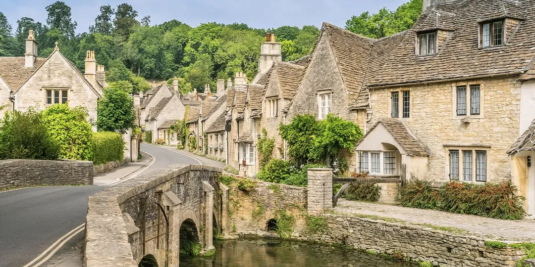 From London: Small Group Stonehenge, Bath & Cotswolds Tour