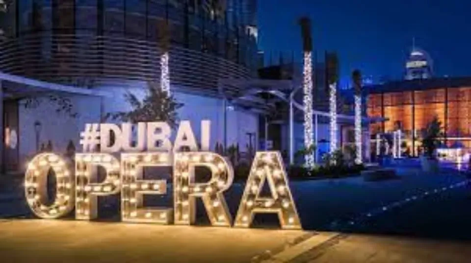 Dubai: Walking, Architecture and History Tour of Dubai Opera