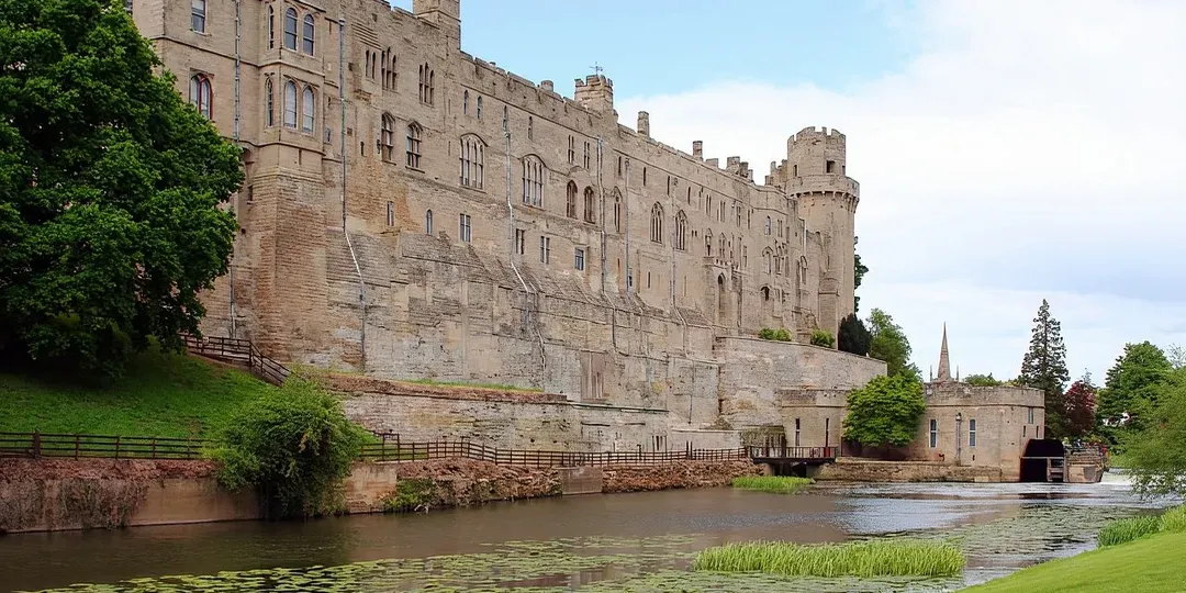1-day tour to Warwick Castle + Shakespeare's Birthplace + Oxford from London, UK