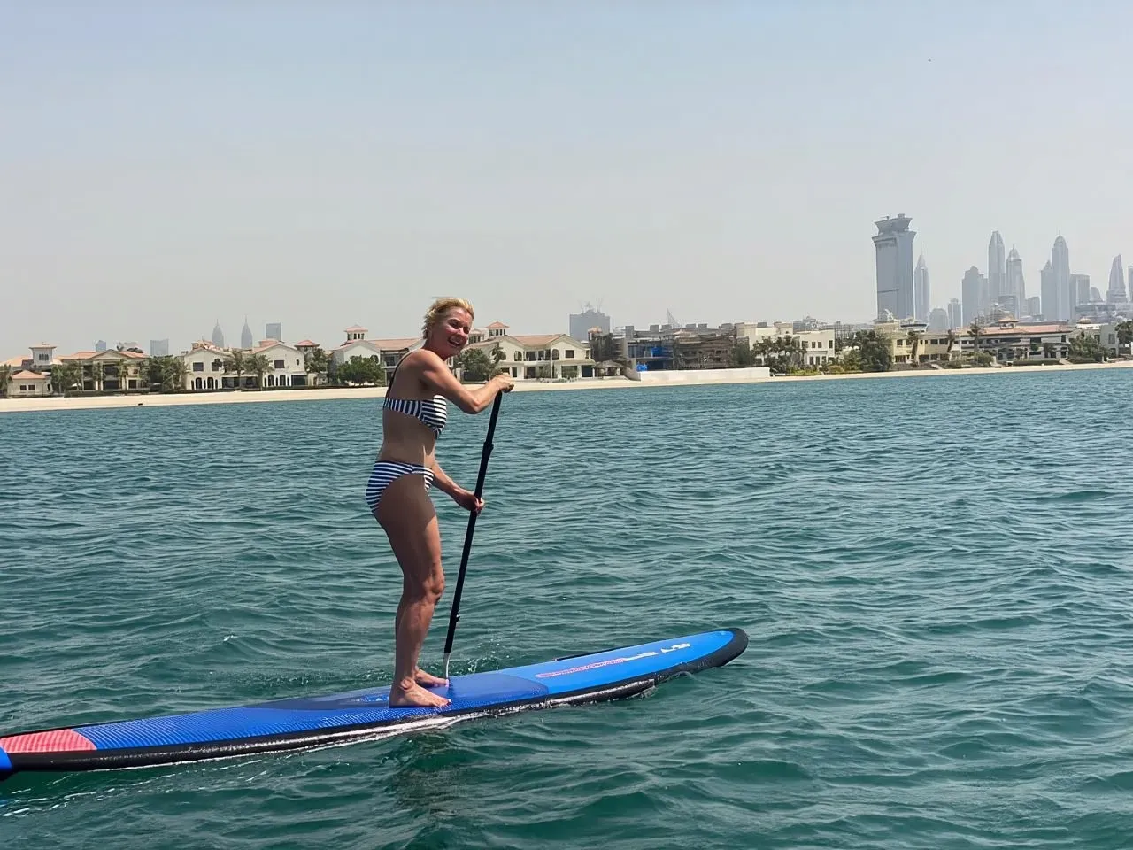 Dubai: Palm Jumeirah Paddle Boarding Tour