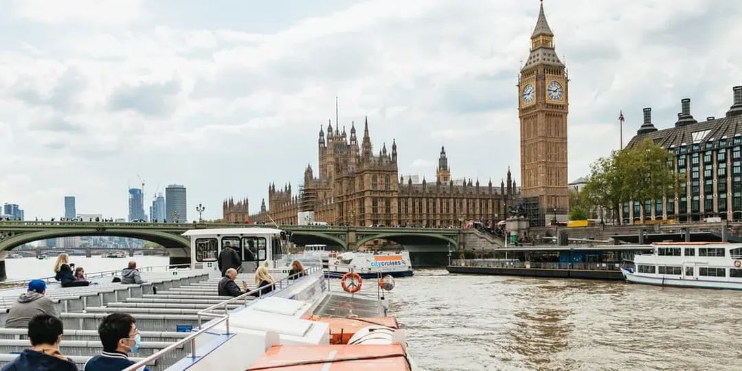 London: River Thames Hop-On Hop-Off Sightseeing Cruise