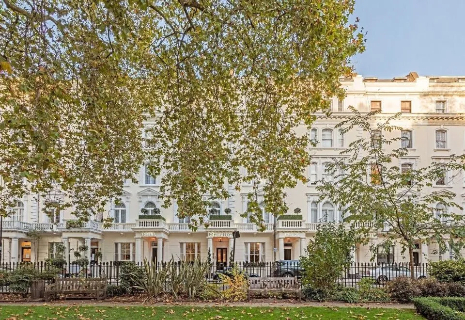 12 London Street Apartments