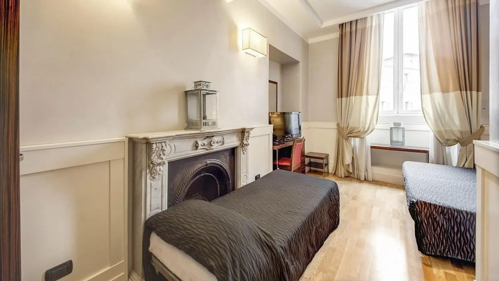 939 Hotel