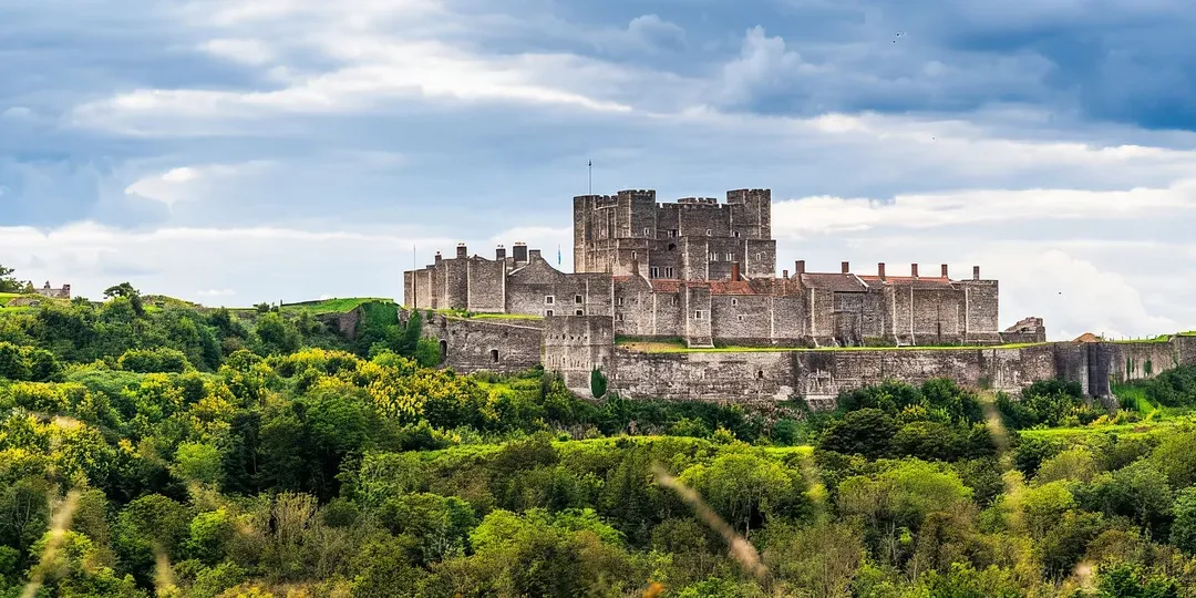 From London: Iconic Cliffs of Dover & Kent Small Group Tour